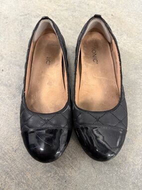 Vionic Black Quilted Ballet Flats with Patent Cap Toe